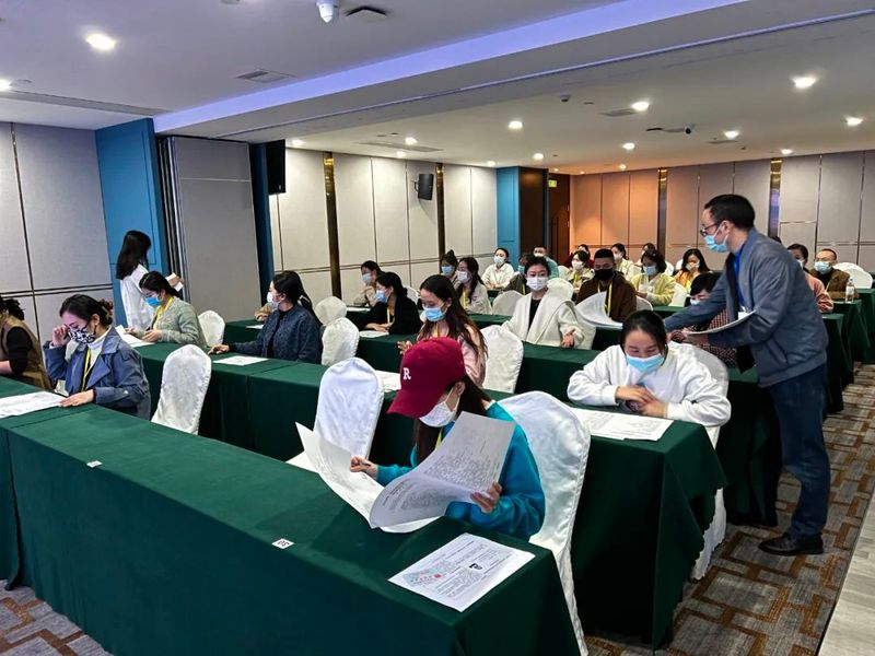 关于2022湖北省第一届茶艺竞赛恩施州选拔赛打响,选手惊艳亮相!的资讯(8)