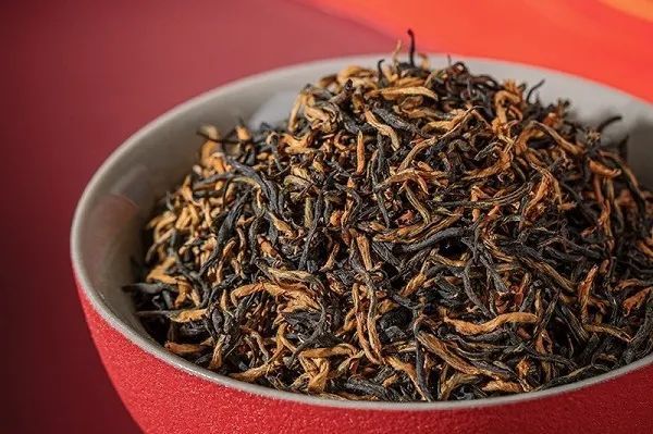 关于湖北茶礼红装焕新上市，让世界爱上湖北茶的消息(12)