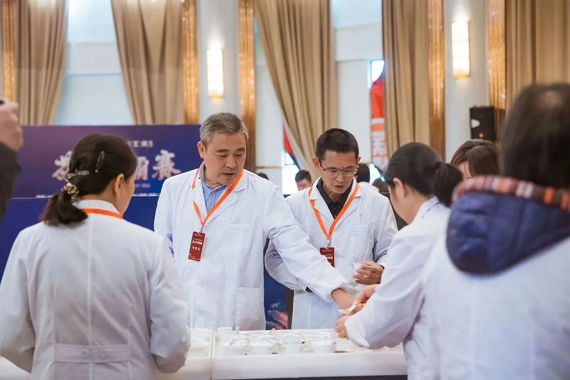 有关于茶王诞生，第二届“海峡杯”武夷岩茶茶王争霸赛圆满落幕的资讯(8)