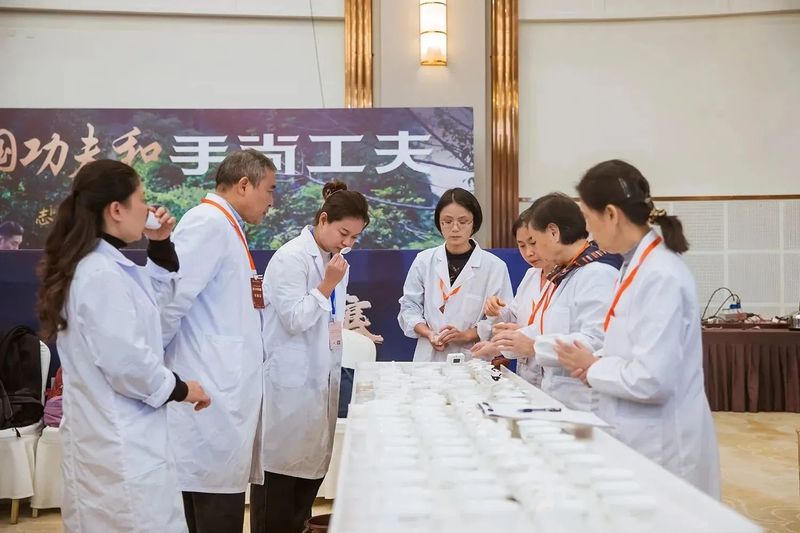 有关于茶王诞生，第二届“海峡杯”武夷岩茶茶王争霸赛圆满落幕的资讯(7)