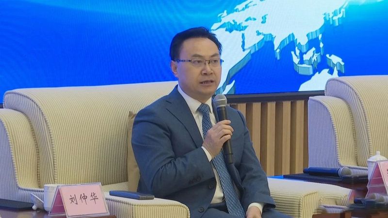 有关于系列报道《院士把脉问诊 共谋六堡茶发展新路》守正创新 全流程把控 推动茶产业持续健康发展的相关信息(2)