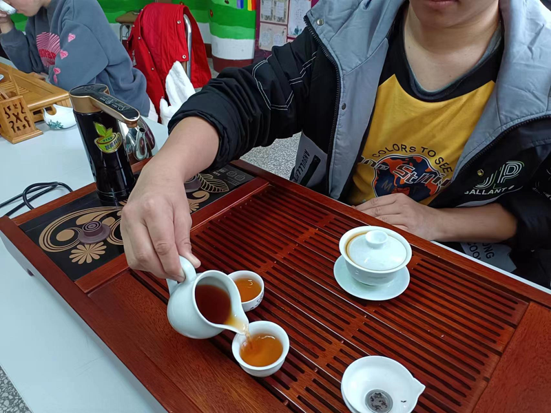 有关于听障学生《茶艺》特色课与专业技能课的心理疗愈策略反思的资讯(4)