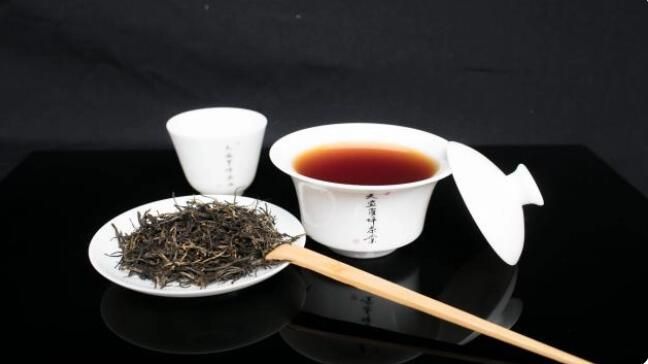 有关于湖南红茶“十大产品品牌”之天画罗坪石门红茶：力将青山绣画屏的内容(2)