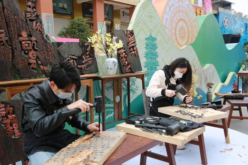 关于广西“六堡茶制作技艺、瑶族油茶习俗”列入联合国教科文组织人类非遗代表作名录宣传展示活动在南宁举行的信息(22)
