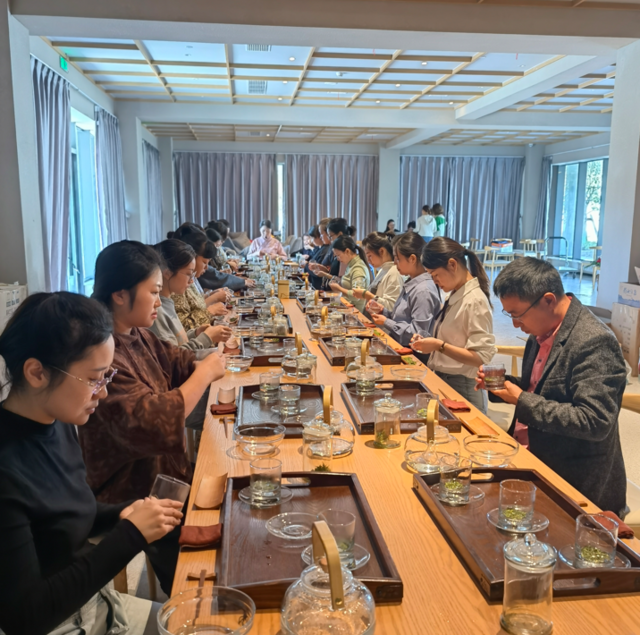有关于浮梁茶乡 茶香产业旺: 浮梁茶邀您共赴最美茶艺师总决赛的消息(2)