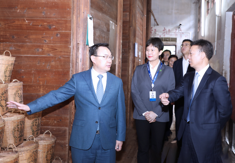 关于中国工程院院士刘仲华:发挥三鹤龙头带动作用 共同做大做强广西六堡茶产业的相关信息(1)