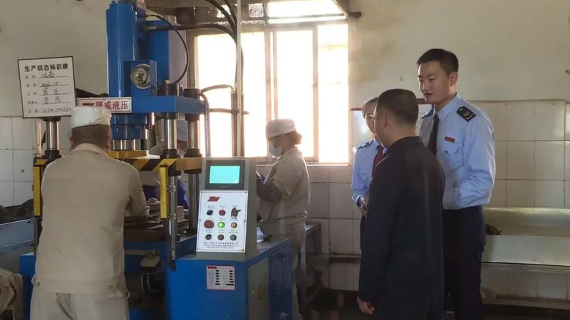 有关于宁洱：税惠滋养 “小茶叶”作出大文章的消息(2)