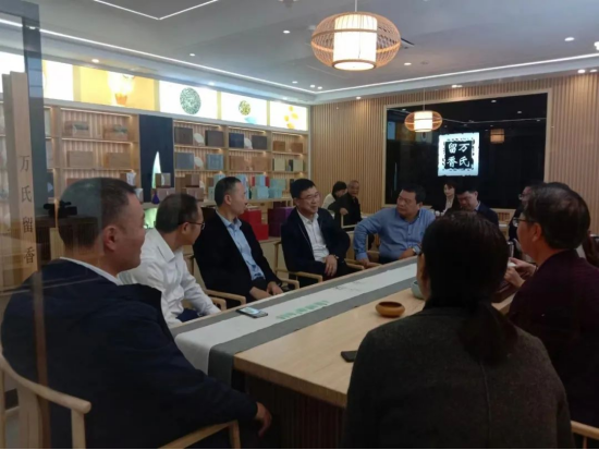 有关于寿宁县委书记周乃松带队到磻溪镇考察茶产业发展情况的信息(1)