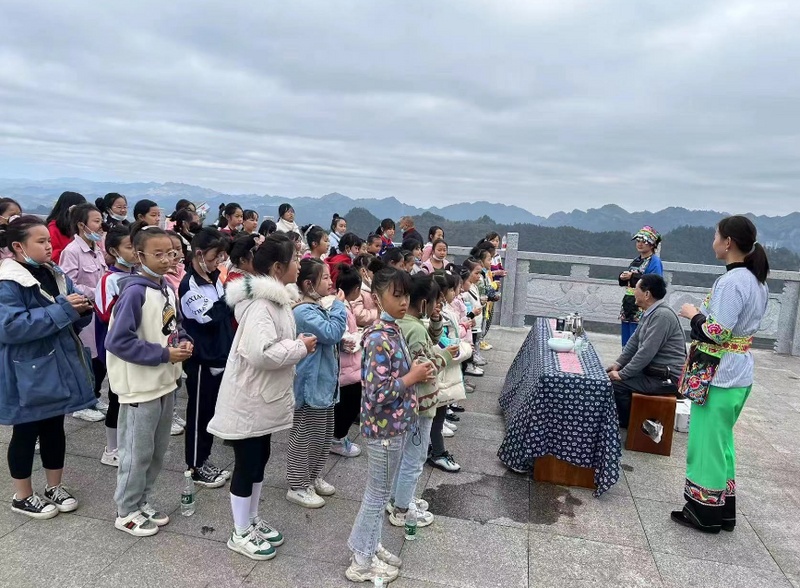 关于古丈县青少年古丈茶俗文化培训班开讲的相关内容(1)