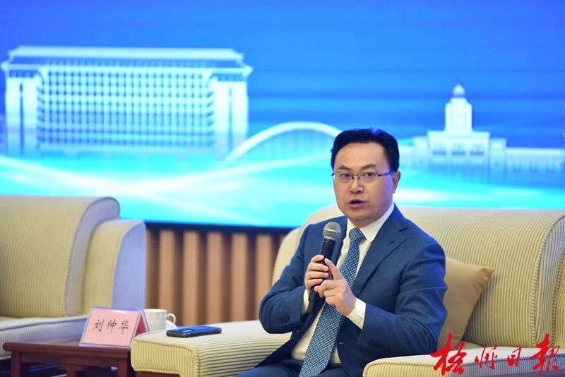 关于“与院士面对面——宣讲二十大精神 共话六堡茶高质量发展”活动昨举行的内容(2)