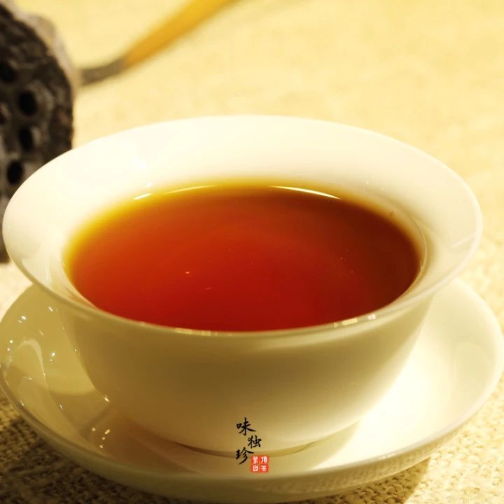 有关于第二届世界红茶产品质量推选活动，玉玫瑰红茶荣获“大金奖”的相关内容