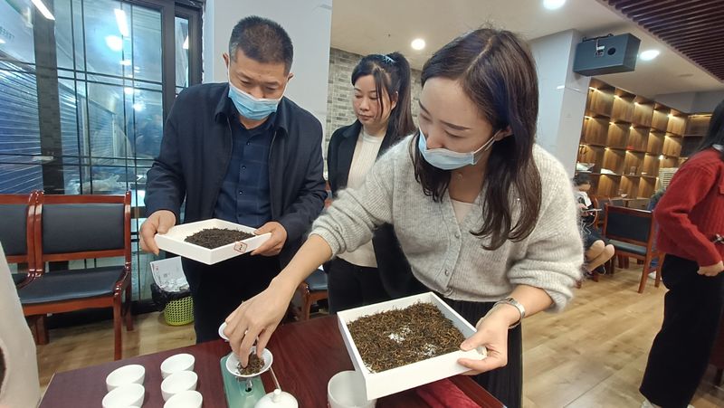 关于2022贵州绿茶评茶员第三期培训班第二日——读懂茶叶的色香味形的新闻(5)