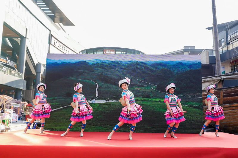 关于三湘四水五彩茶 五彩湘茶香天下 “五彩湘茶”第二轮五进活动走进阳光100社区的相关内容(4)