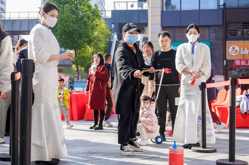 关于三湘四水五彩茶 五彩湘茶香天下 “五彩湘茶”第二轮五进活动走进阳光100社区的相关内容(9)