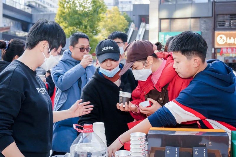 关于三湘四水五彩茶 五彩湘茶香天下 “五彩湘茶”第二轮五进活动走进阳光100社区的相关内容(12)