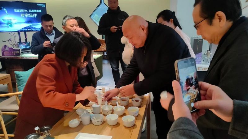 关于助力乡村振兴 促进川茶产业，2023蒙顶山茶遇见卡萨帝矿泉水的相关内容(8)