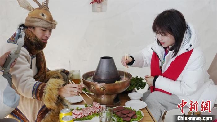 有关于黑龙江省首届冰雪露营大会“围炉煮茶”暖意浓的消息