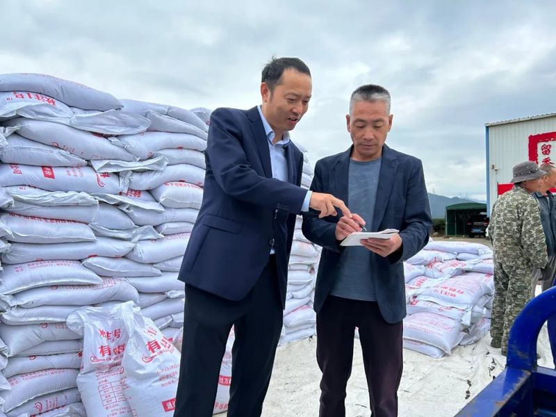 关于200吨！免费发放有机肥 茶农乐开花的最新消息(4)