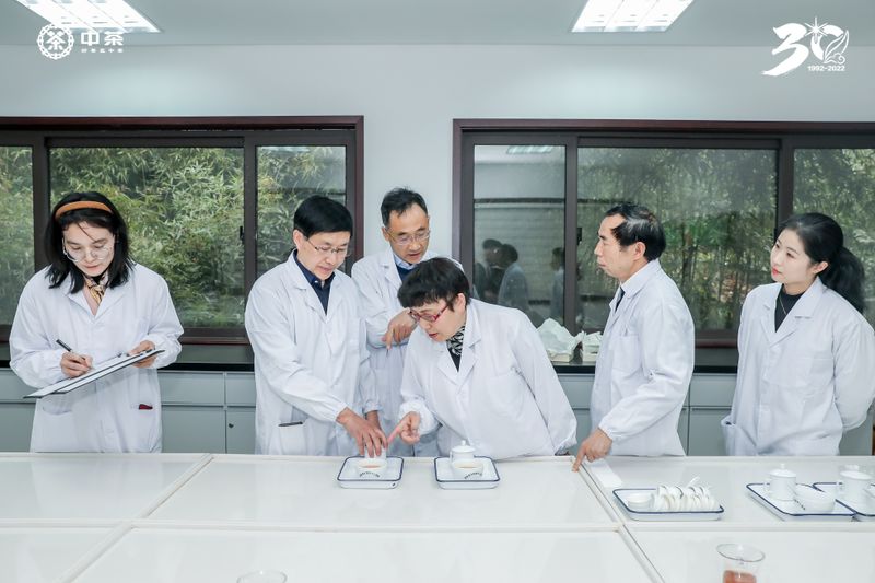 有关于圆梦飞天·茶香五洲——致敬中国空间站完成在轨建造·中国载人航天工程30周年纪念茶专家评审品鉴会在杭举行的消息(20)