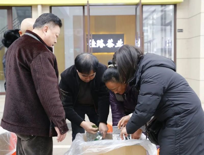 关于高县早茶上市 茶叶市场交易火爆的内容(1)