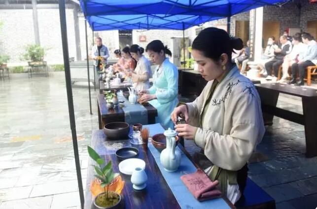 关于百戏斗茶闹元宵!惠州上演“宋式点茶”竞赛的消息(1)