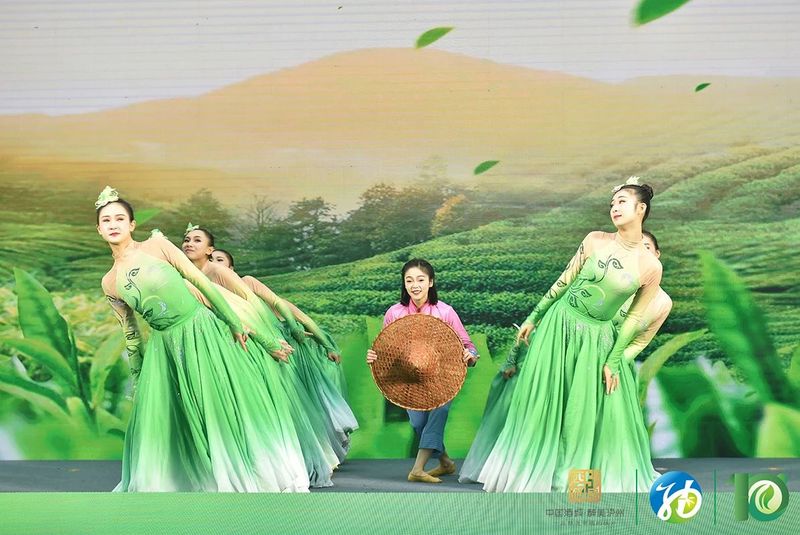 有关于四川第十届茶叶开采活动在纳溪区启动,刘桂才副会长出席并签署战略协议的相关内容(2)