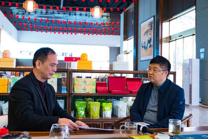 关于四川省茶叶行业协会携手湖南茶频道探访兔年春茶抢“鲜”的内容(5)