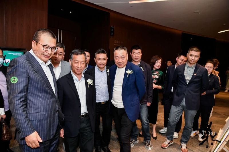 有关于世界白茶发源地 “超越·鼎峯”白毫银针慈善公益拍卖品鉴会暨福鼎白茶摄影展成功举办的内容(14)