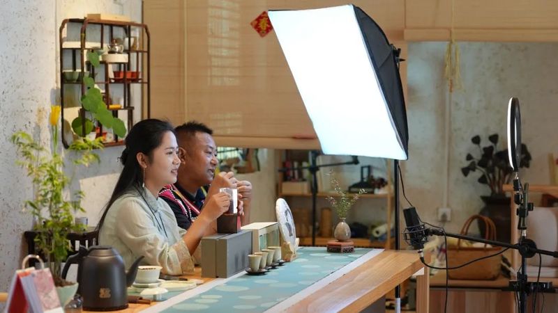 关于西盟：一片叶子带给“三代茶农”的幸福回甘的新闻(2)