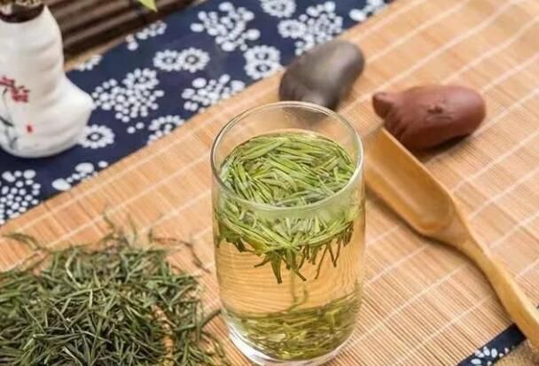 关于宁强县燕子砭镇“陕南第一锅”春茶开采啦！的内容(5)