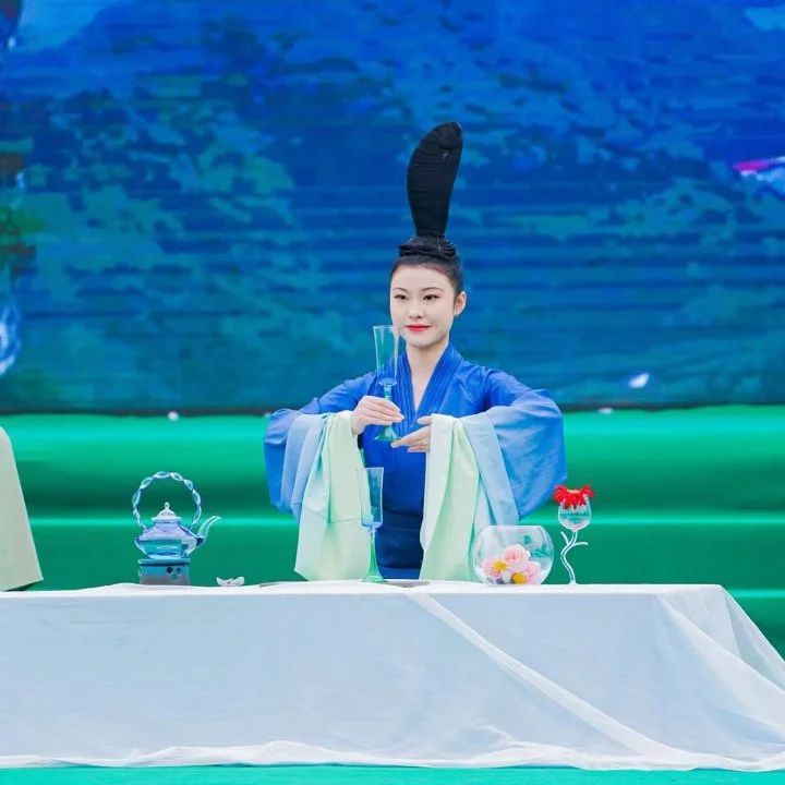 关于吉首市湘西黄金茶文化旅游节暨湖南省消费帮扶营销大赛巅峰之战成功举办的最新消息(20)