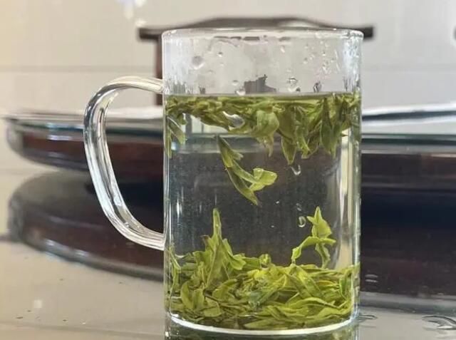 有关于属于杭州的春天滋味来了，西湖龙井新茶正式开采的信息(4)