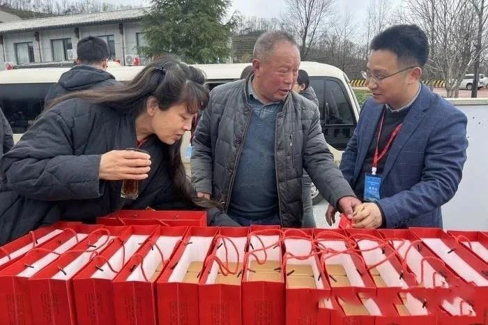 有关于湖北神农架：农民捧起“生态碗”吃上“茶旅饭”的消息(1)