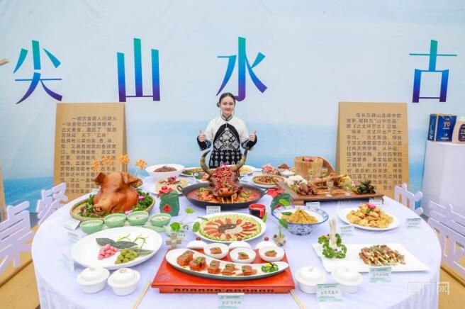 关于湖南古丈茶旅文化节启幕 共庆春茶开园的内容(3)