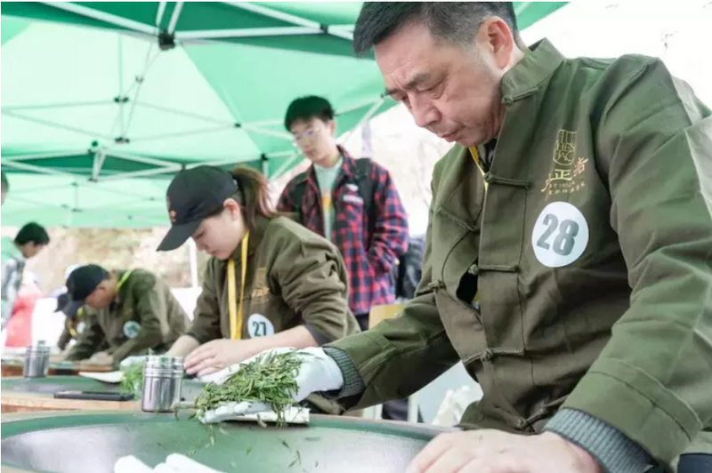关于拔山高峰争春早，茶绿千山迎四方——“卢正浩杯”杭州市第四届龙井茶手工炒制技能大赛暨拔山开茶节成功举办的信息(16)
