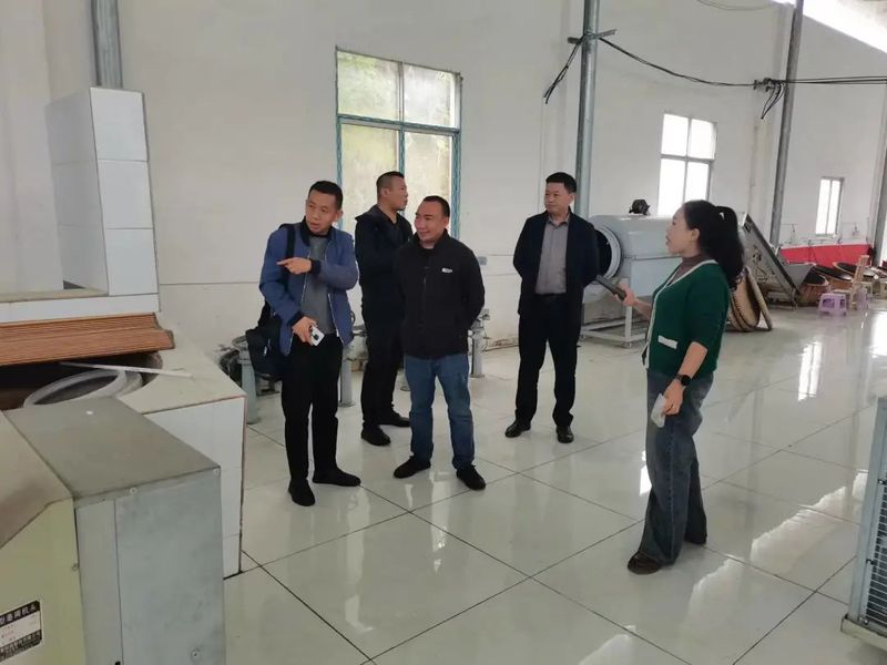 有关于都匀：群策群力提升茶园下树率的最新消息(2)