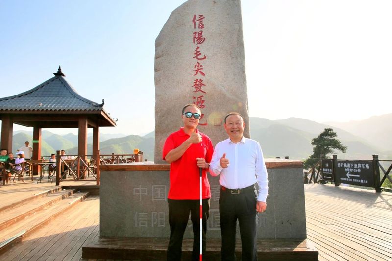 关于“信阳毛尖，名不虚传”——首位盲人环球旅行家曹晟康品尝信阳茶后点赞的最新消息(3)