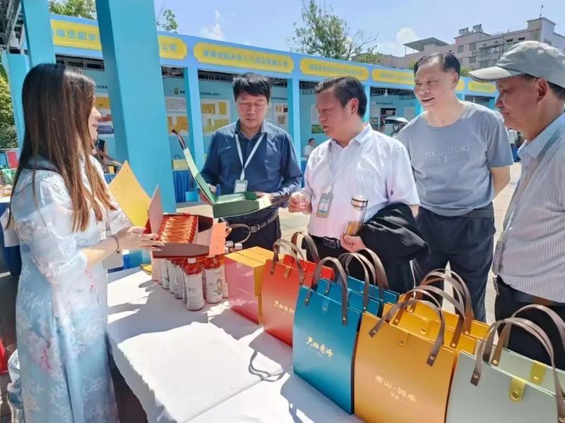 关于2023年中华茶祖节暨首届黄茶（岳阳•平江）产业发展大会在平江开幕的新闻(9)