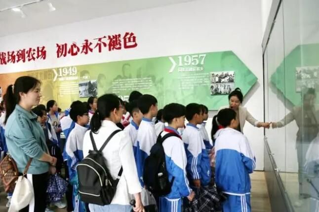 有关于江西莲花：采摘“初心”茶 感受劳动乐与艰的消息(4)