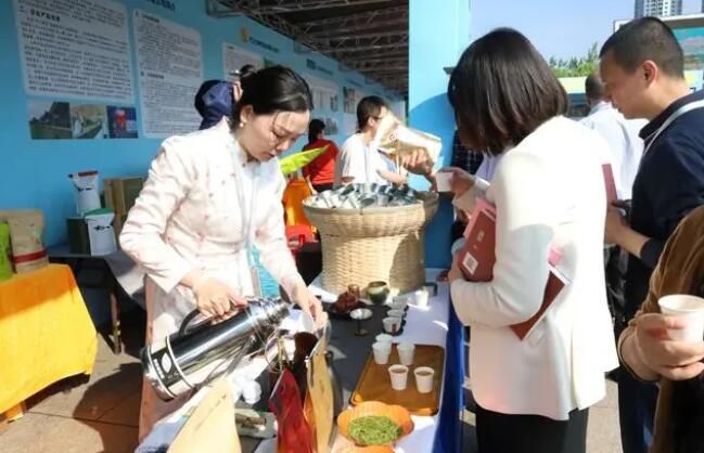 关于2023年中华茶祖节暨首届黄茶产业发展大会成功举办的新闻(4)