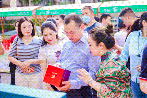 有关于2023国际茶日，中茶×咸丰白茶携手，开启湖北茶突围新密码的相关信息(16)