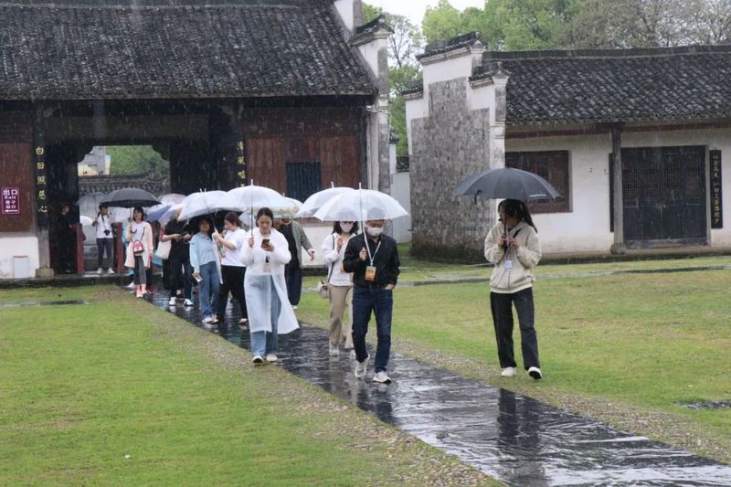 关于百余嘉宾游浮梁 感受瓷源茶乡魅力的资讯