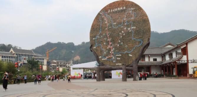 关于品茶香 论茶道 商茶事“穿越哀牢·感受无量·品千家寨爷号普洱茶”推介会在镇沅开幕的相关信息(12)