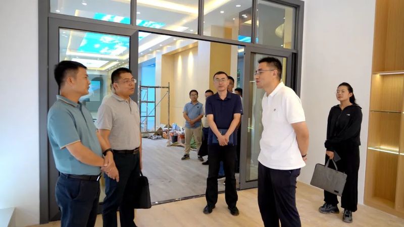 有关于何阳一行调研绿春县茶产业发展工作的新闻(3)