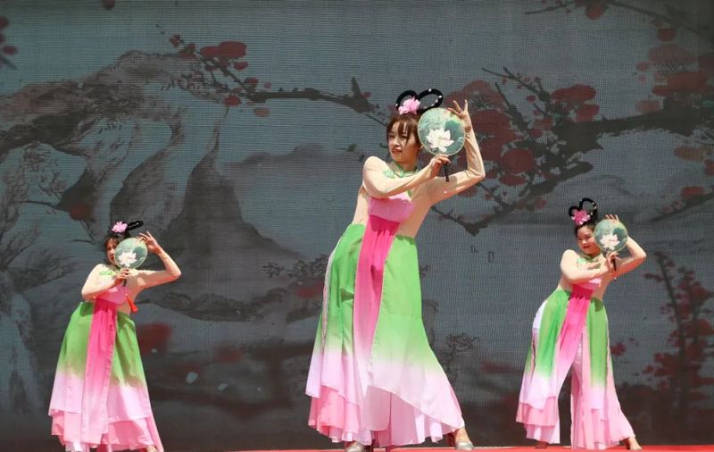 关于孝昌50名采茶能手打擂台 上演“指尖争霸”的新闻(15)