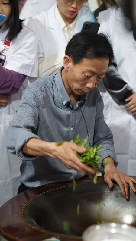 有关于陈永昊等，西湖龙井茶传统制作技艺的重要价值与前进方向的相关内容(2)