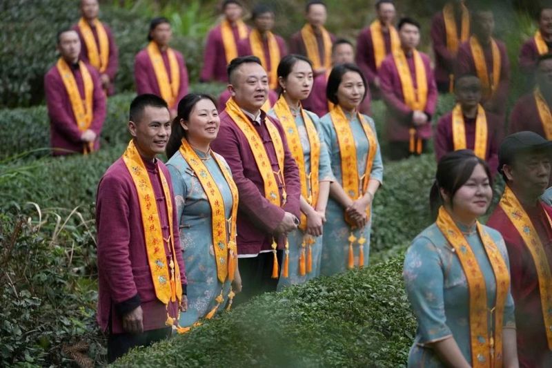 有关于“喊山祭茶” 青年茶人努力传承和弘扬武夷茶文化 感恩大自然的馈赠的新闻(14)