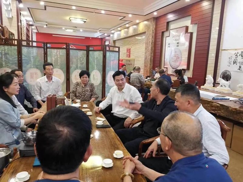 有关于漳州市海峡两岸茶业交流协会组团赴云南参观考察茶产业发展的最新消息(5)