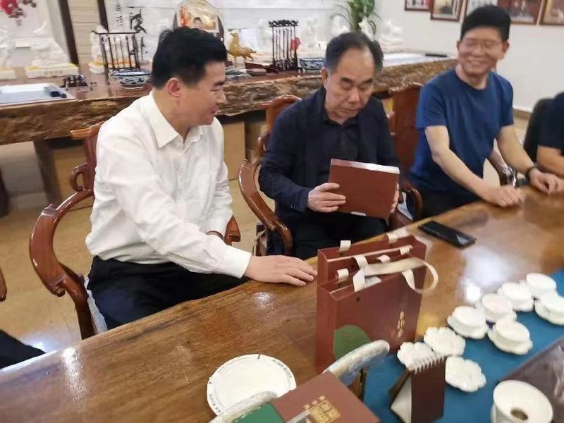 有关于漳州市海峡两岸茶业交流协会组团赴云南参观考察茶产业发展的最新消息(6)