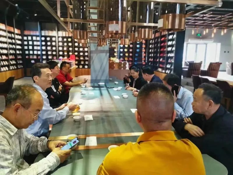 有关于漳州市海峡两岸茶业交流协会组团赴云南参观考察茶产业发展的最新消息(12)
